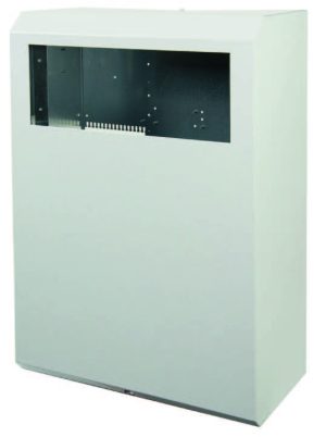 Caixa C1 para o sistema F1, espaço para máx. 18 loops / 72 linhas convencionais e 2 baterias 65 Ah / 12 V – B01420-00